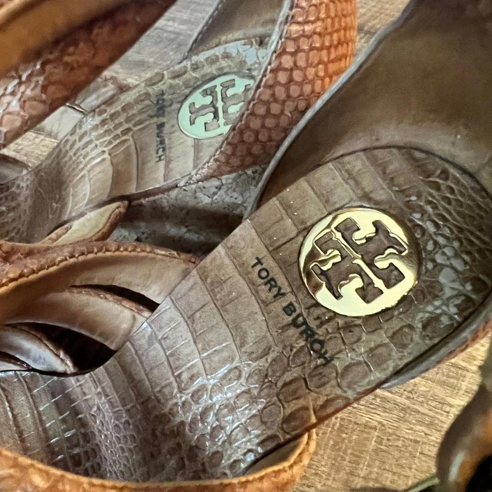 Tory Burch Jeanine Snake Print Leather Wedge Size 8 1/2 - Picture 5 of 16